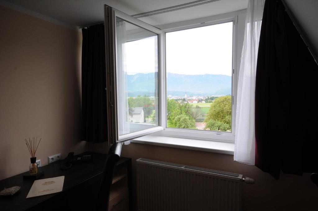 Hôtel Gasthof Bacher à Villach Extérieur photo
