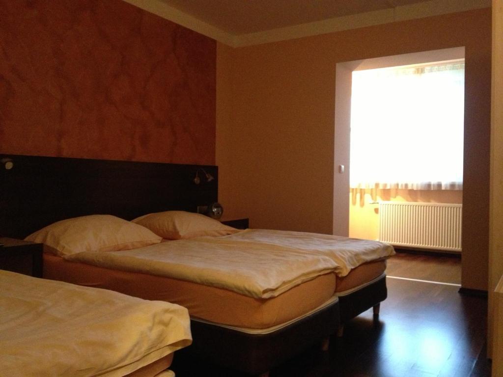 Hôtel Gasthof Bacher à Villach Extérieur photo